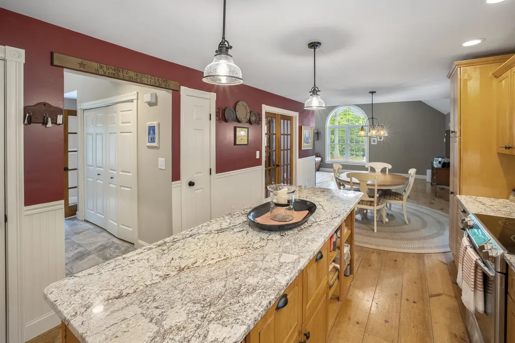113 Laurel Lane New Boston NH 03070