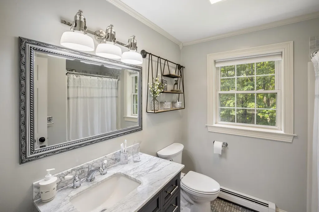 113 Laurel Lane New Boston NH 03070