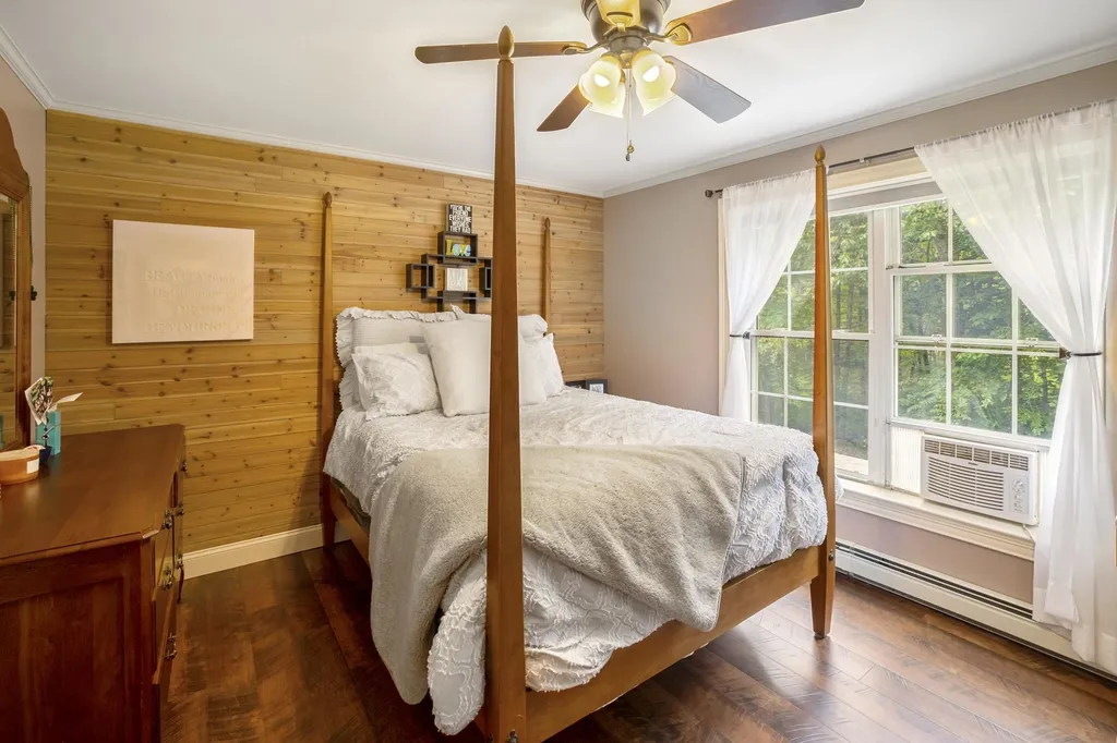 113 Laurel Lane New Boston NH 03070