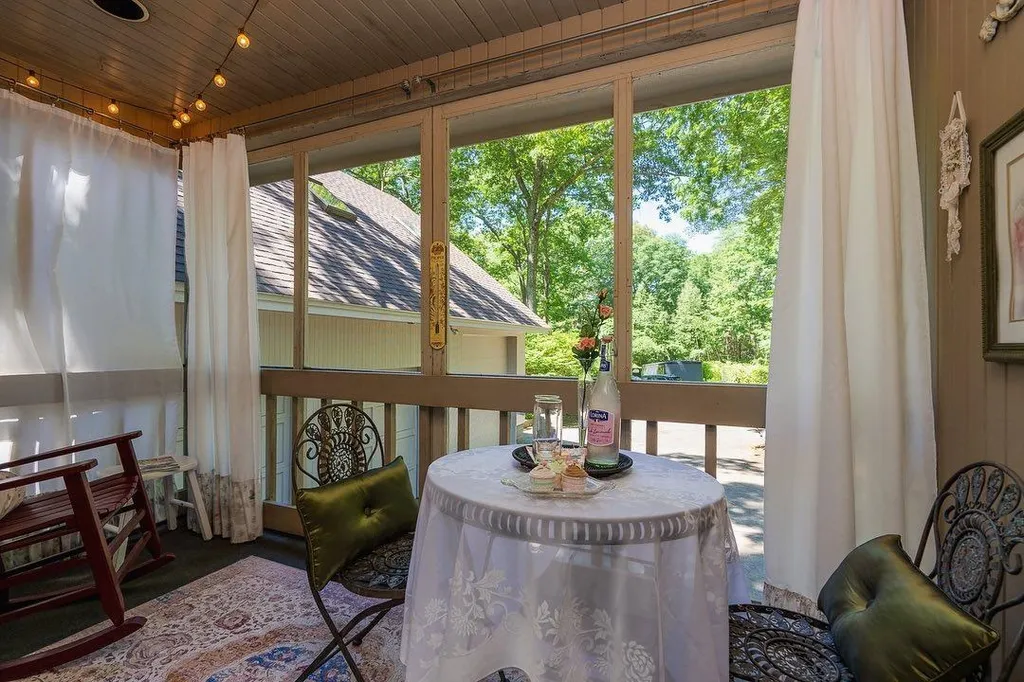 258 Shore Drive Salem NH 03079