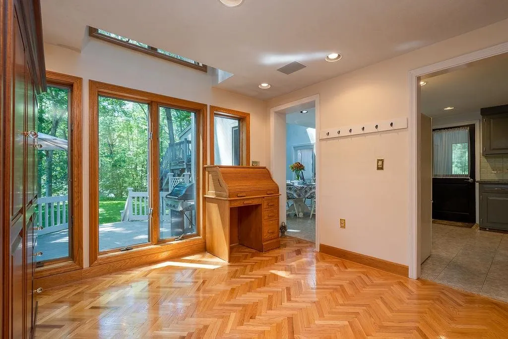 258 Shore Drive Salem NH 03079