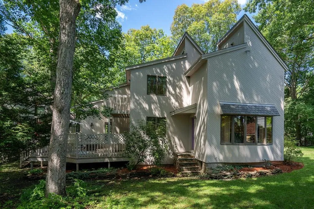 258 Shore Drive Salem NH 03079