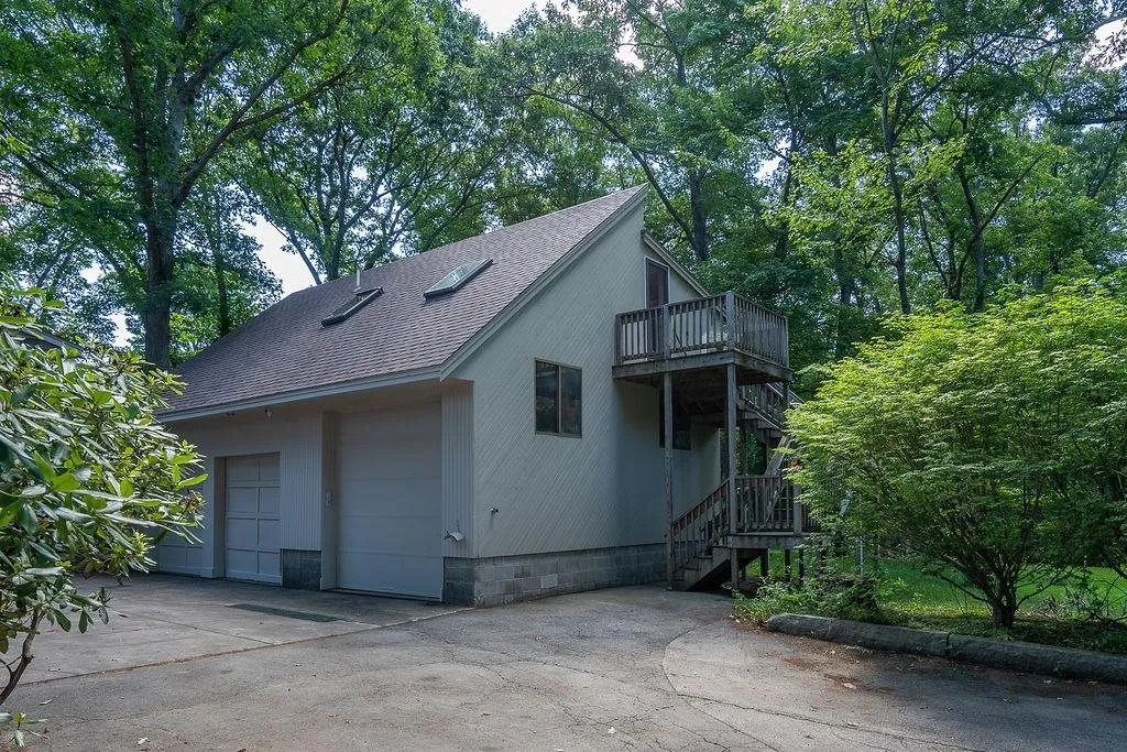 258 Shore Drive Salem NH 03079