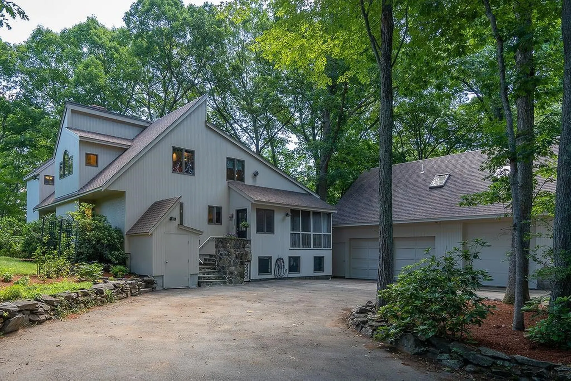 258 Shore Drive Salem NH 03079