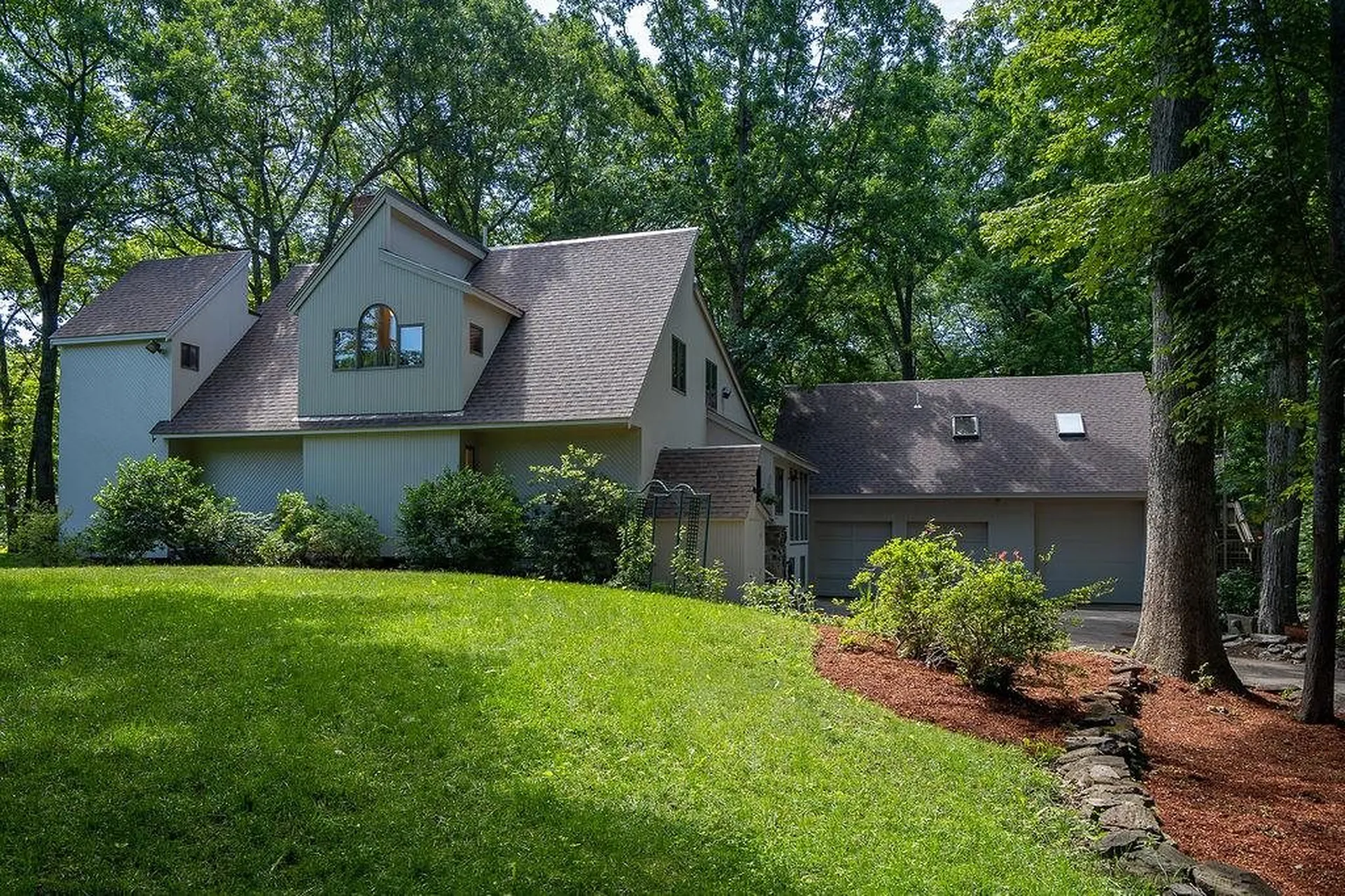 258 Shore Drive Salem NH 03079