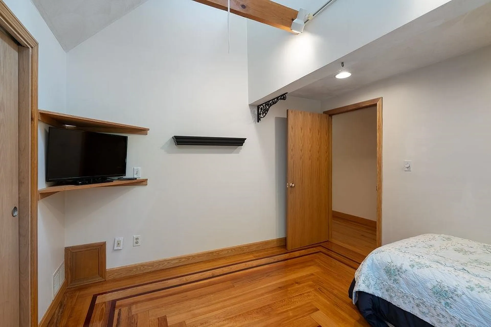 258 Shore Drive Salem NH 03079