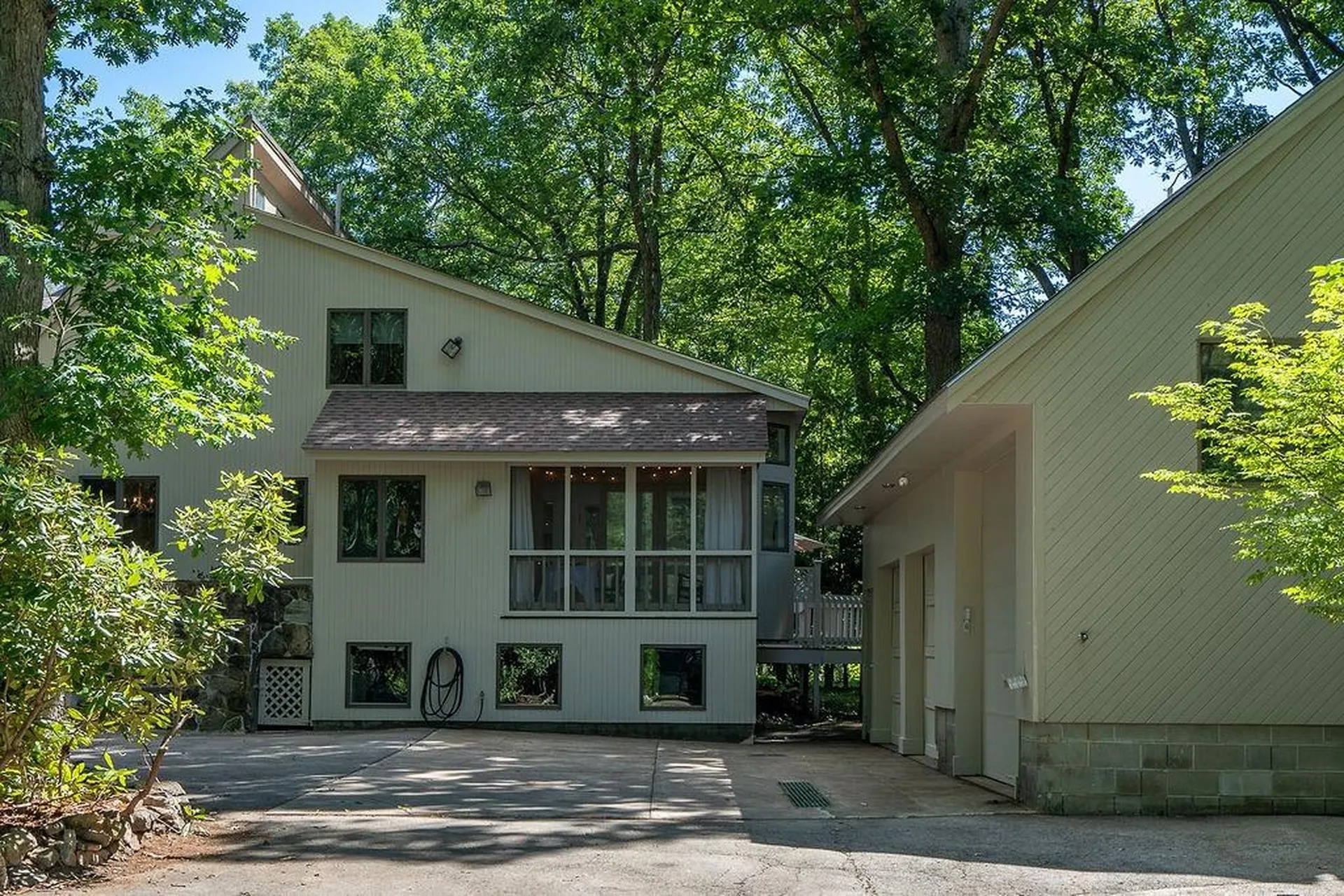 258 Shore Drive Salem NH 03079