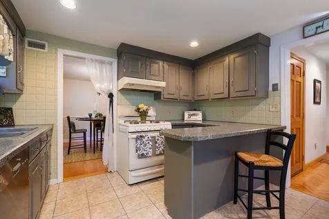258 Shore Drive Salem NH 03079