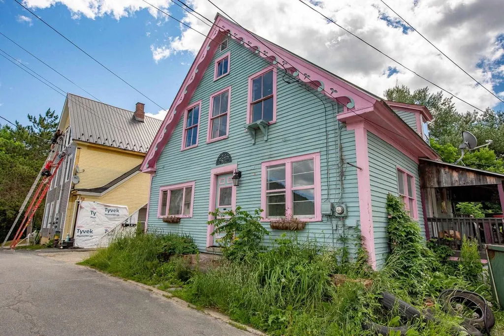 8 Oak Hill Street Haverhill NH 03785