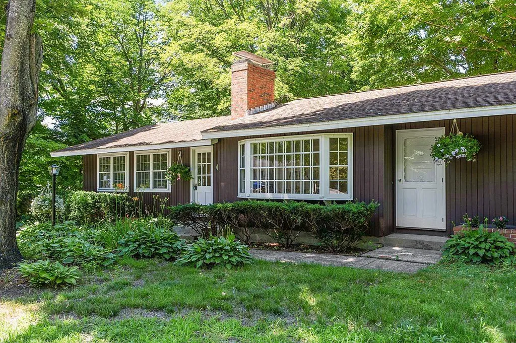 22 Old Derry Road Hudson NH 03051