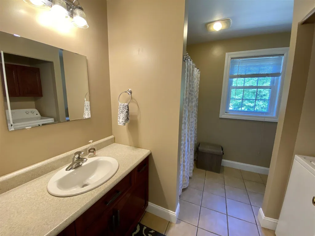 24 Grannis Street Claremont NH 03743