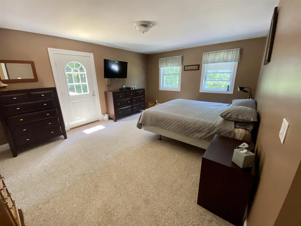 24 Grannis Street Claremont NH 03743