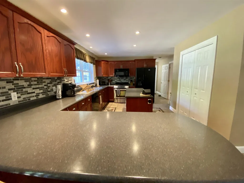 24 Grannis Street Claremont NH 03743