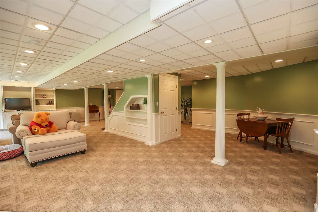 349 Whitford Street Manchester NH 03104
