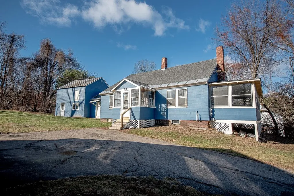 66 High Street Bristol NH 03222