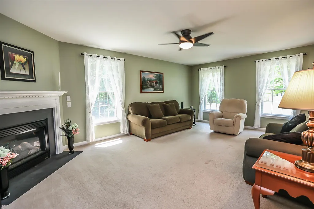 1 Spruce Court Hooksett NH 03106