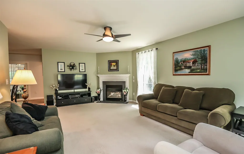 1 Spruce Court Hooksett NH 03106
