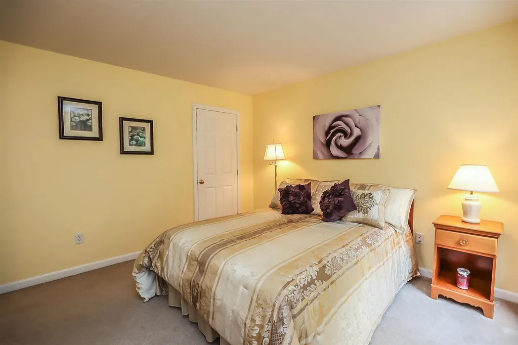 1 Spruce Court Hooksett NH 03106