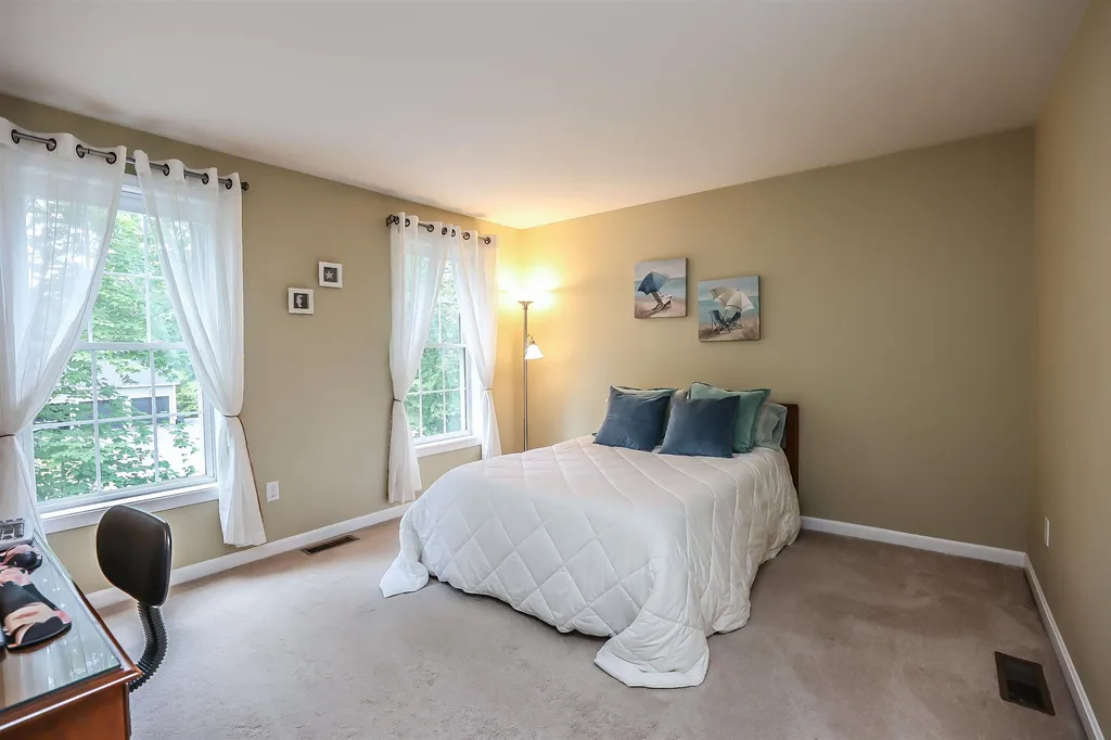 1 Spruce Court Hooksett NH 03106