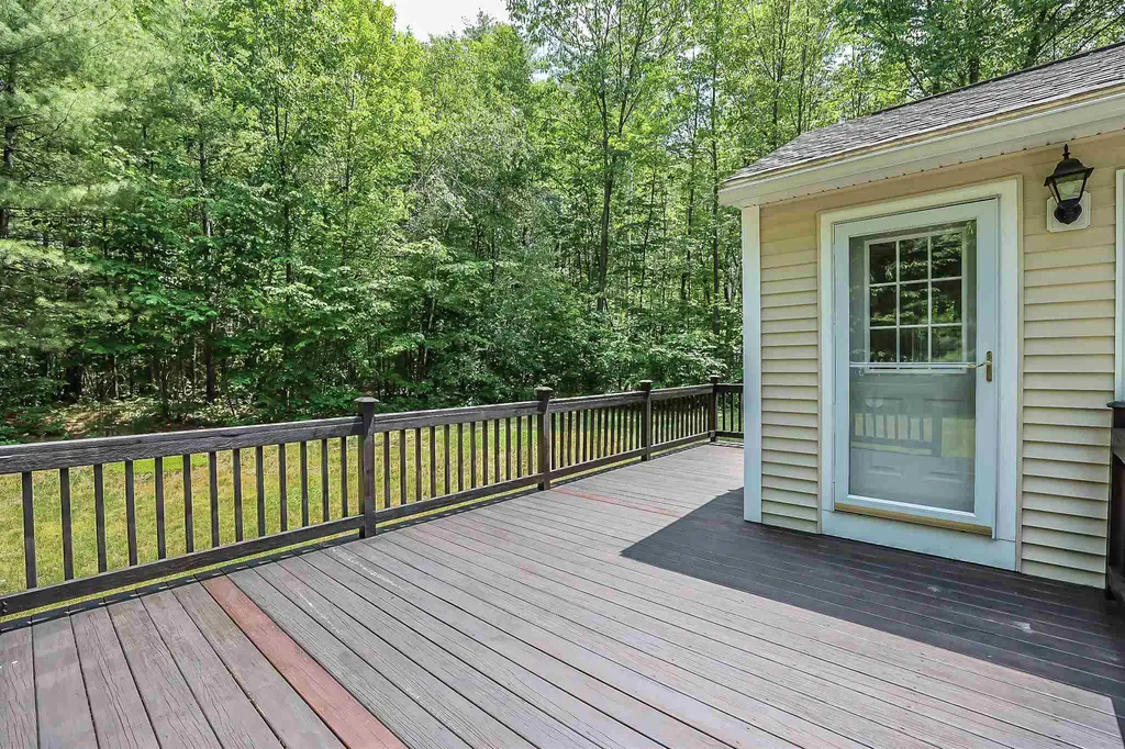 1 Spruce Court Hooksett NH 03106