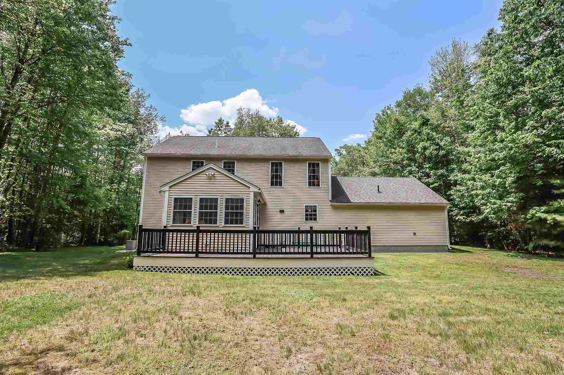1 Spruce Court Hooksett NH 03106