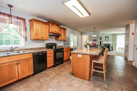 1 Spruce Court Hooksett NH 03106