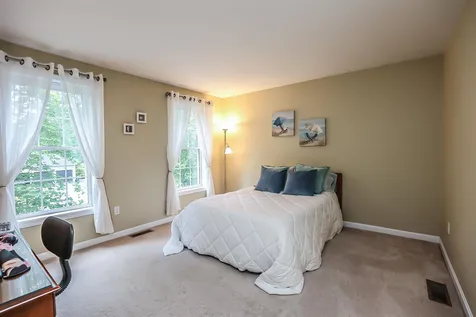 1 Spruce Court Hooksett NH 03106