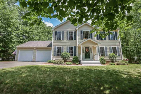 1 Spruce Court Hooksett NH 03106