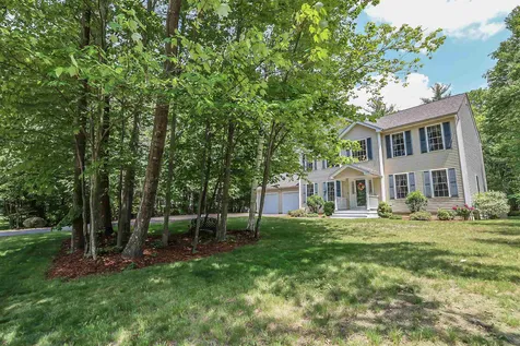 1 Spruce Court Hooksett NH 03106