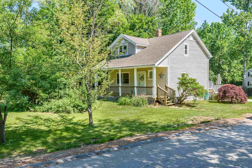 2 Dora Drive Rochester NH 03867