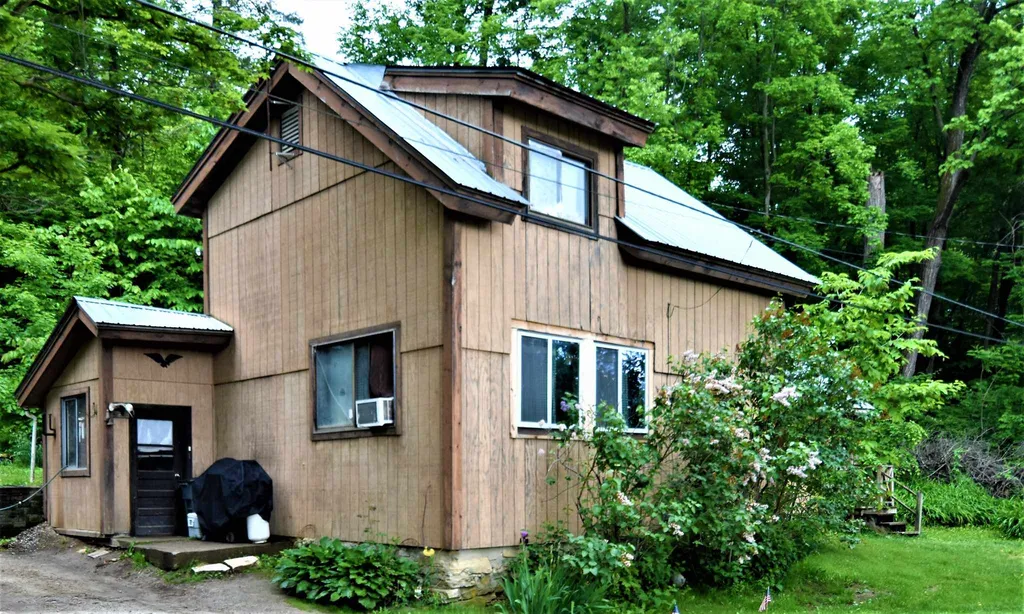 1405 Delorm Road Leicester VT 05733
