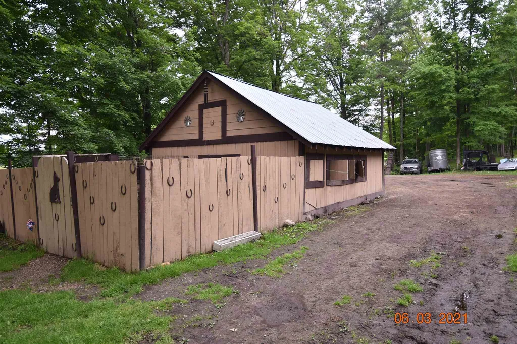 1405 Delorm Road Leicester VT 05733