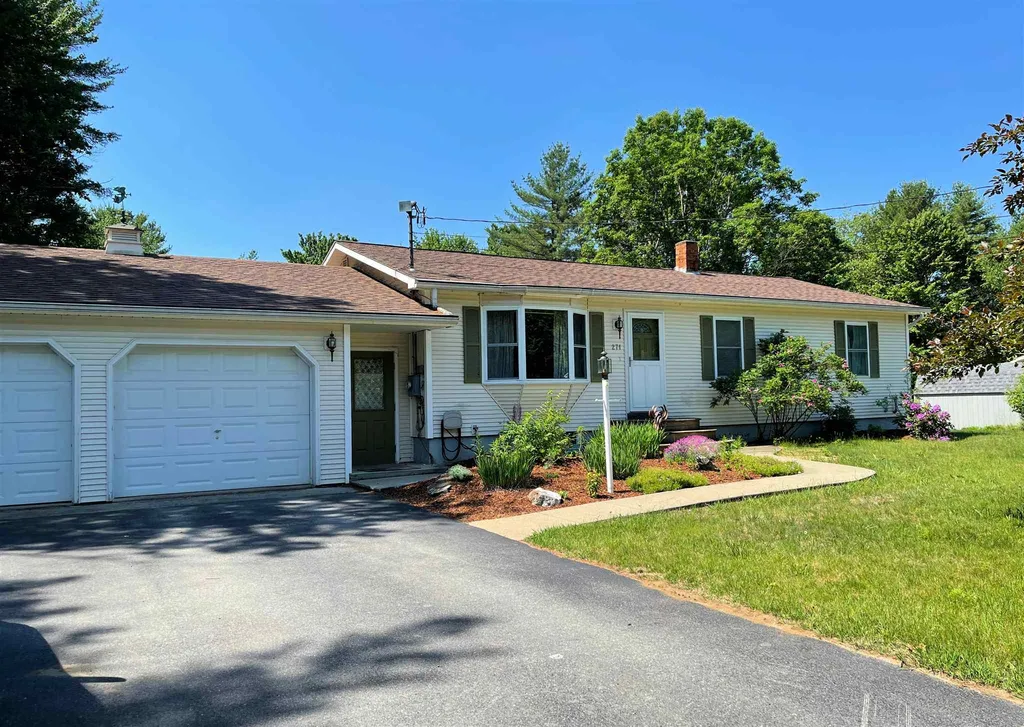 271 Hillside Avenue St. Johnsbury VT 05819