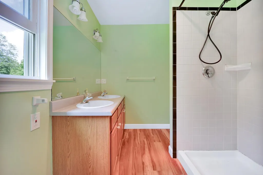 136 Piette Road Hinesburg VT 05461