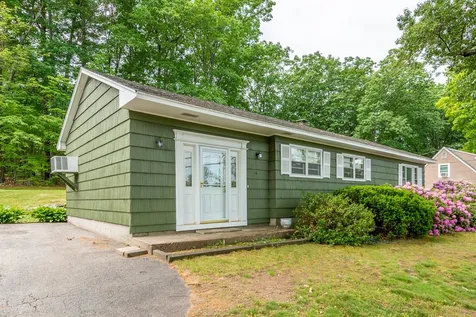 15 Timberline Drive Nashua NH 03062