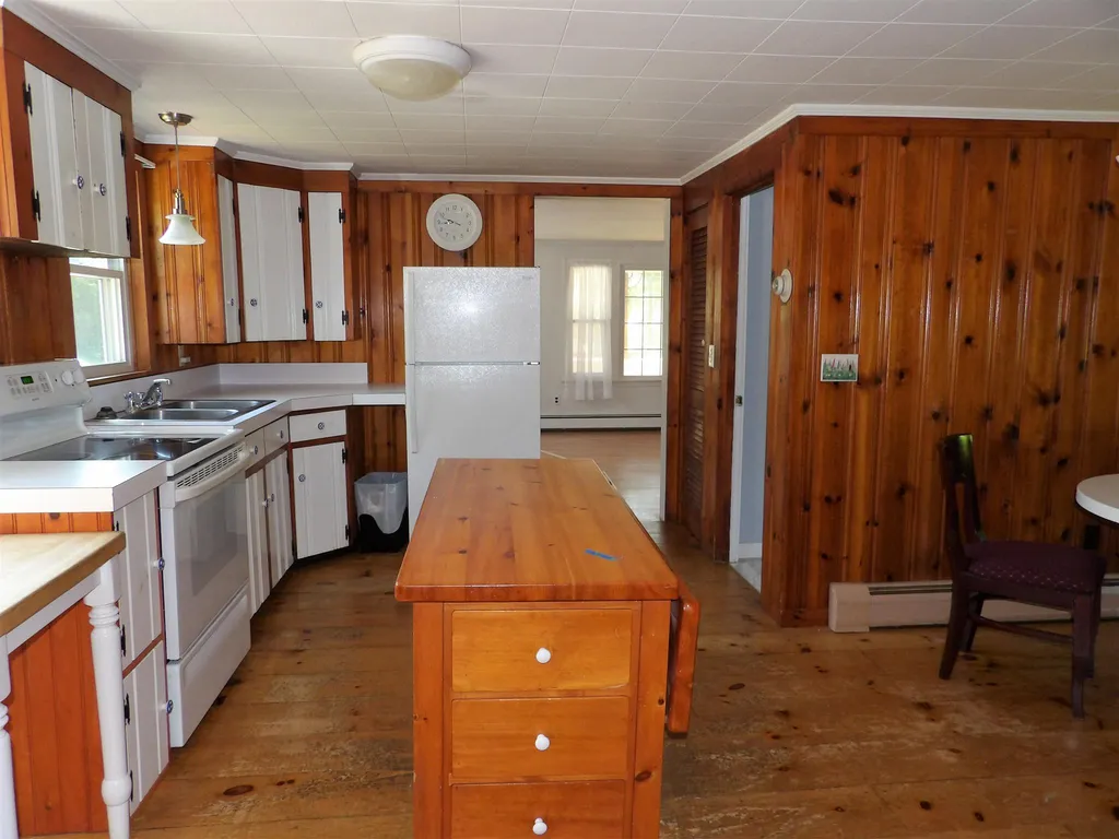 17 Lake Avenue Franklin NH 03235
