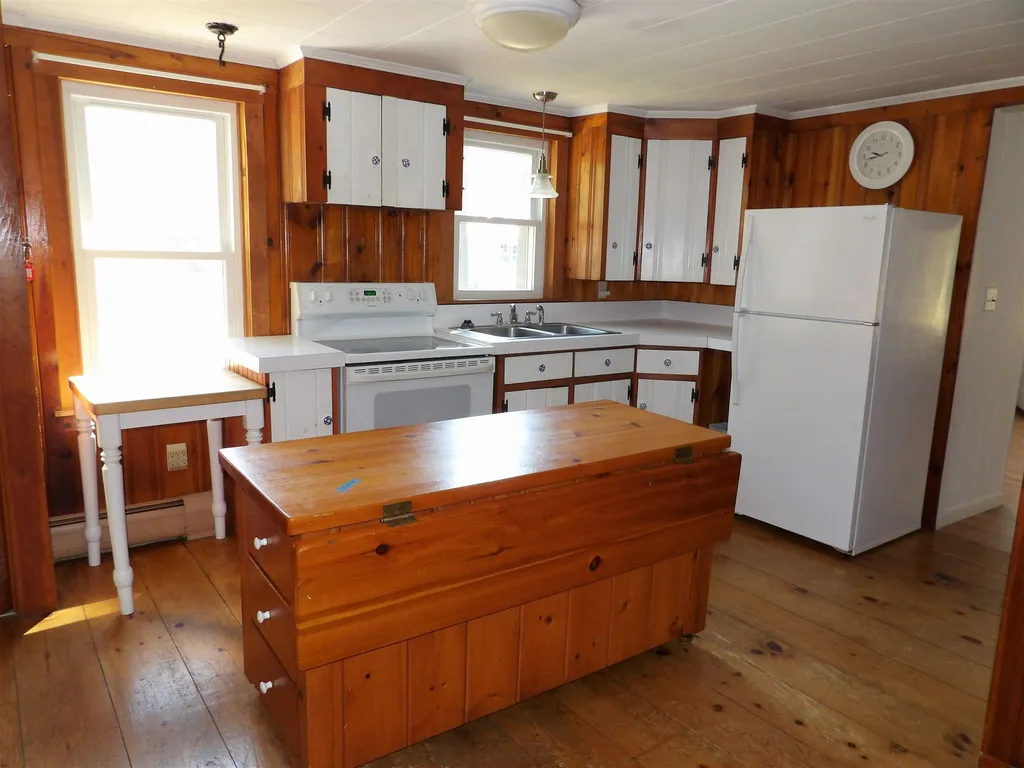 17 Lake Avenue Franklin NH 03235
