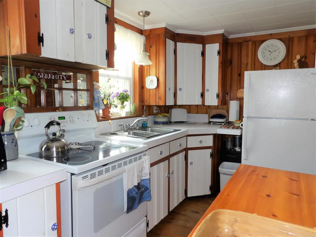 17 Lake Avenue Franklin NH 03235