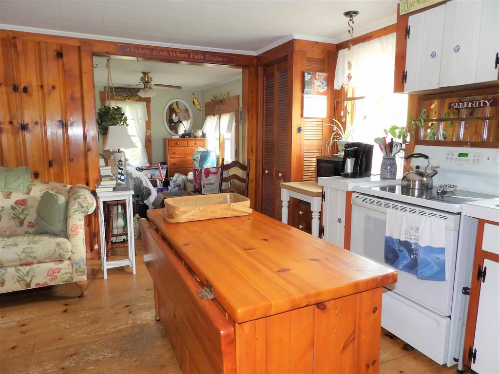 17 Lake Avenue Franklin NH 03235