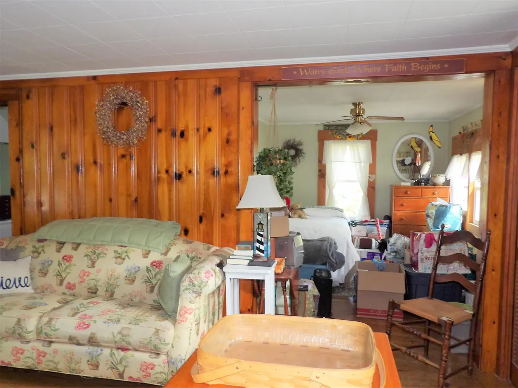 17 Lake Avenue Franklin NH 03235