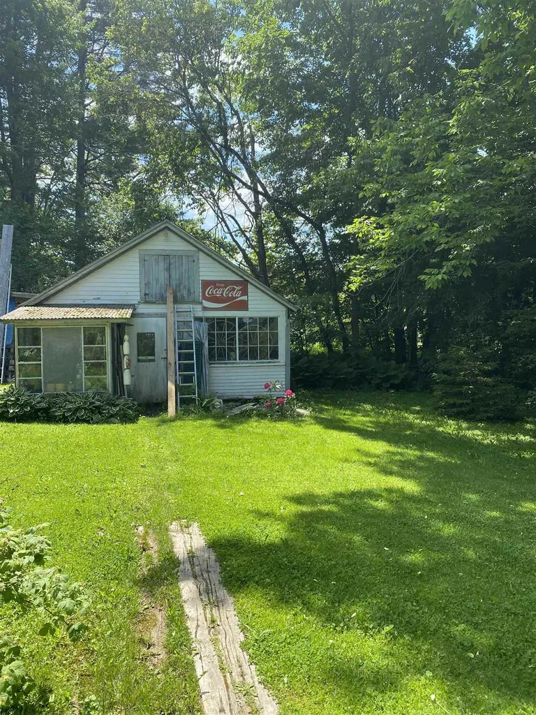47 East Gilson Avenue Hartford VT 05059