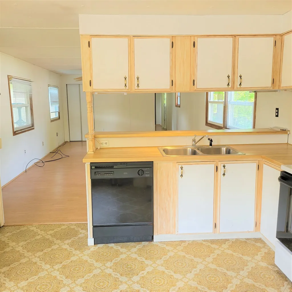 4 Eric Place Claremont NH 03743