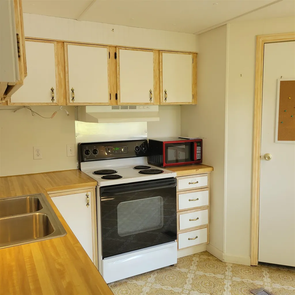 4 Eric Place Claremont NH 03743