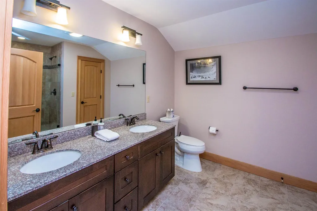 235 Skimobile Road Conway NH 03860