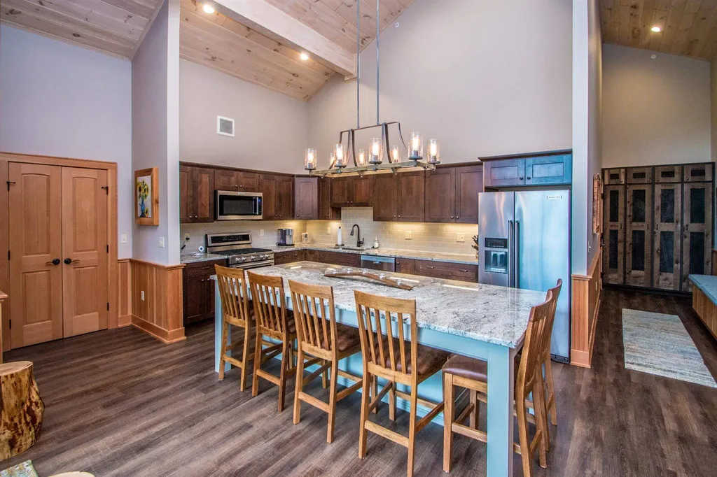 235 Skimobile Road Conway NH 03860