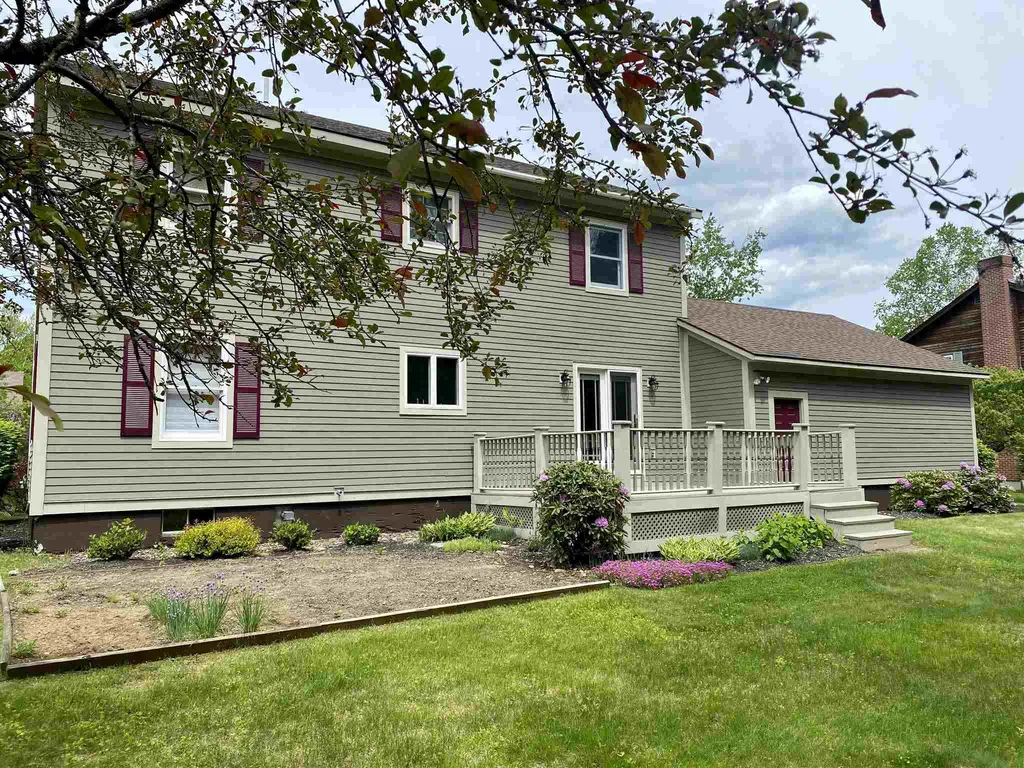 72 Longview Lane Hartford VT 05059