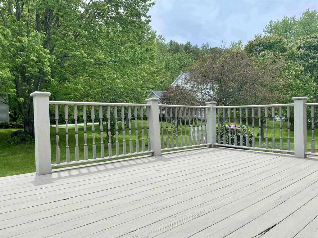72 Longview Lane Hartford VT 05059