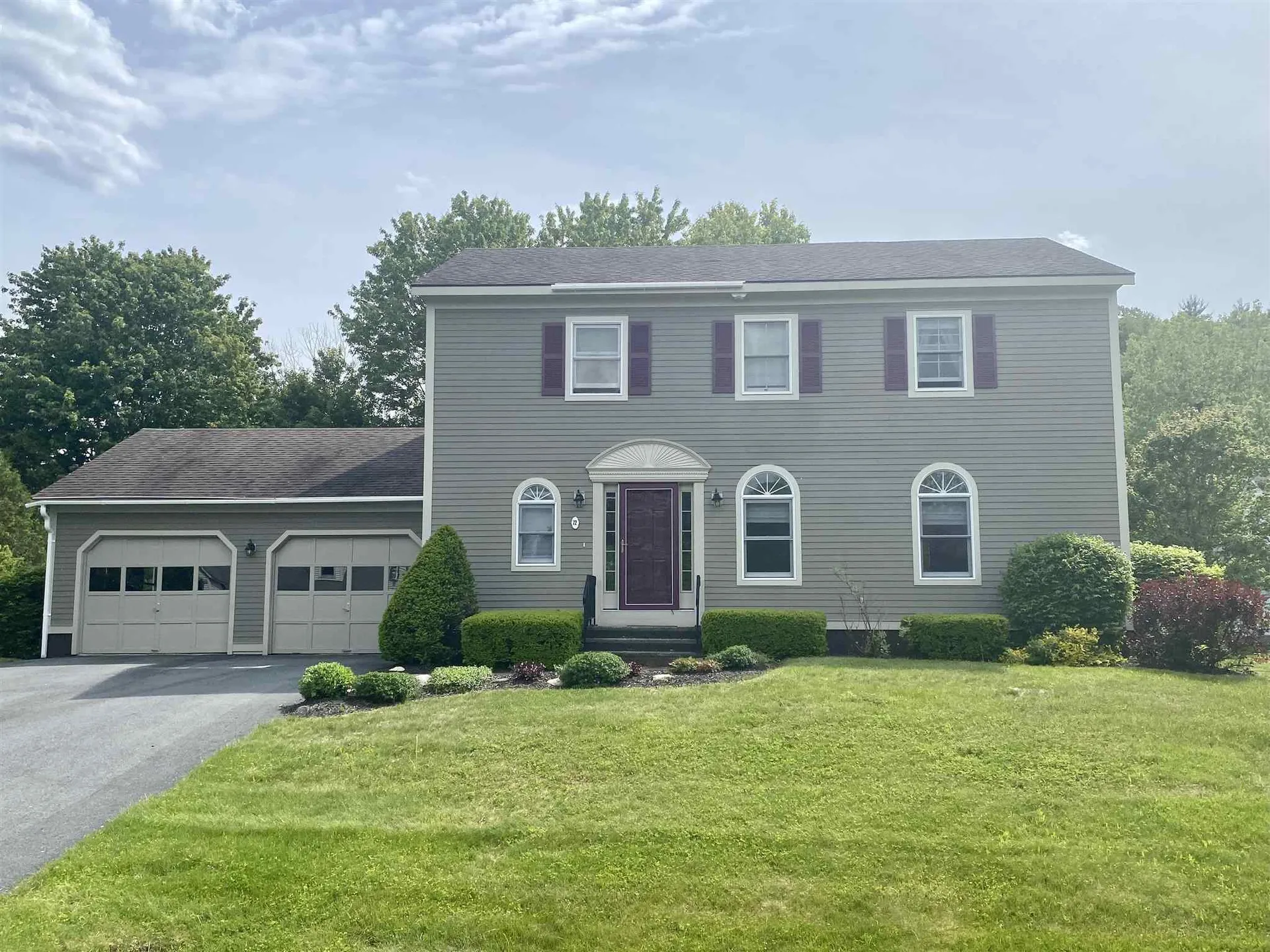 72 Longview Lane Hartford VT 05059