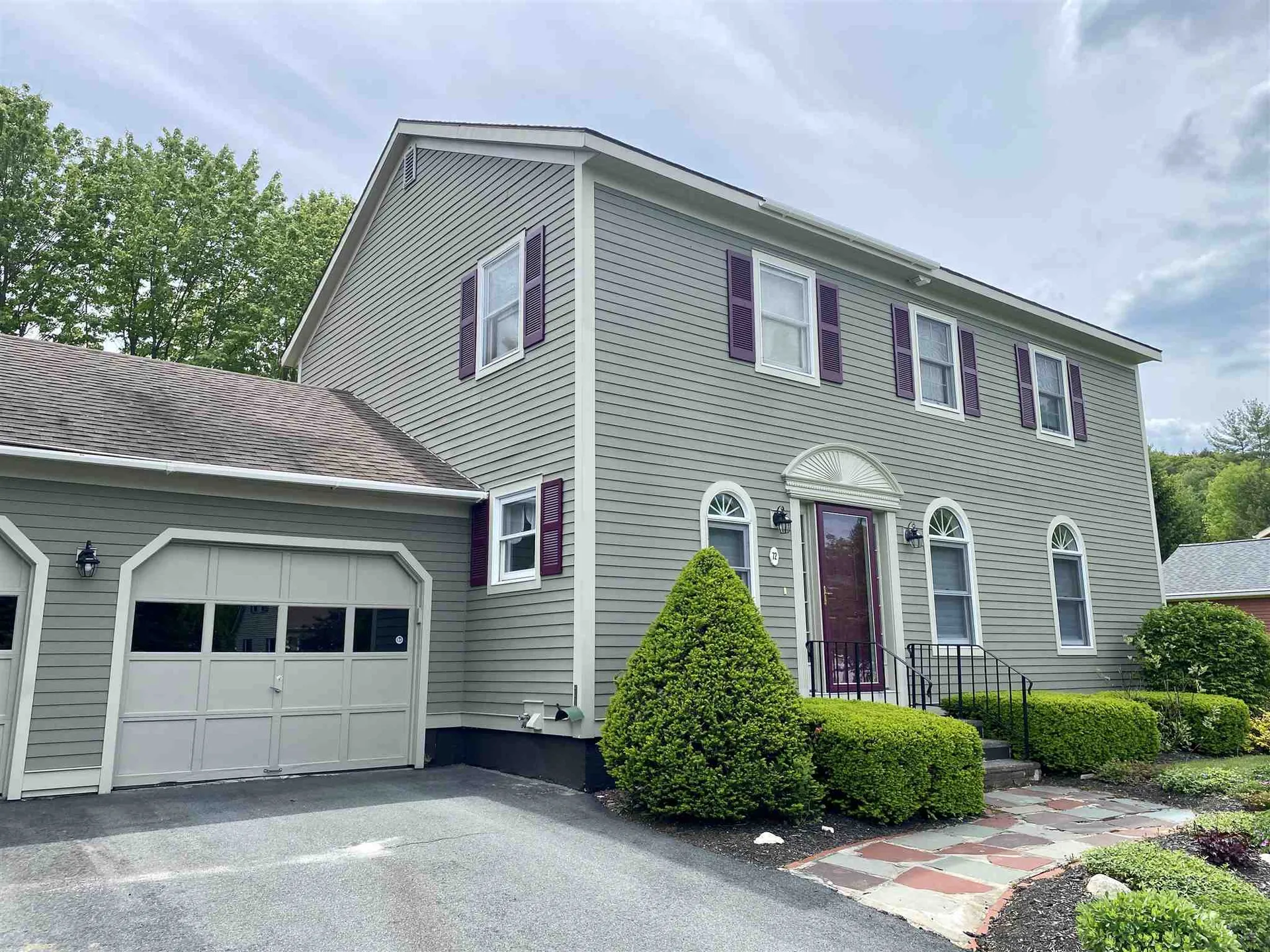 72 Longview Lane Hartford VT 05059