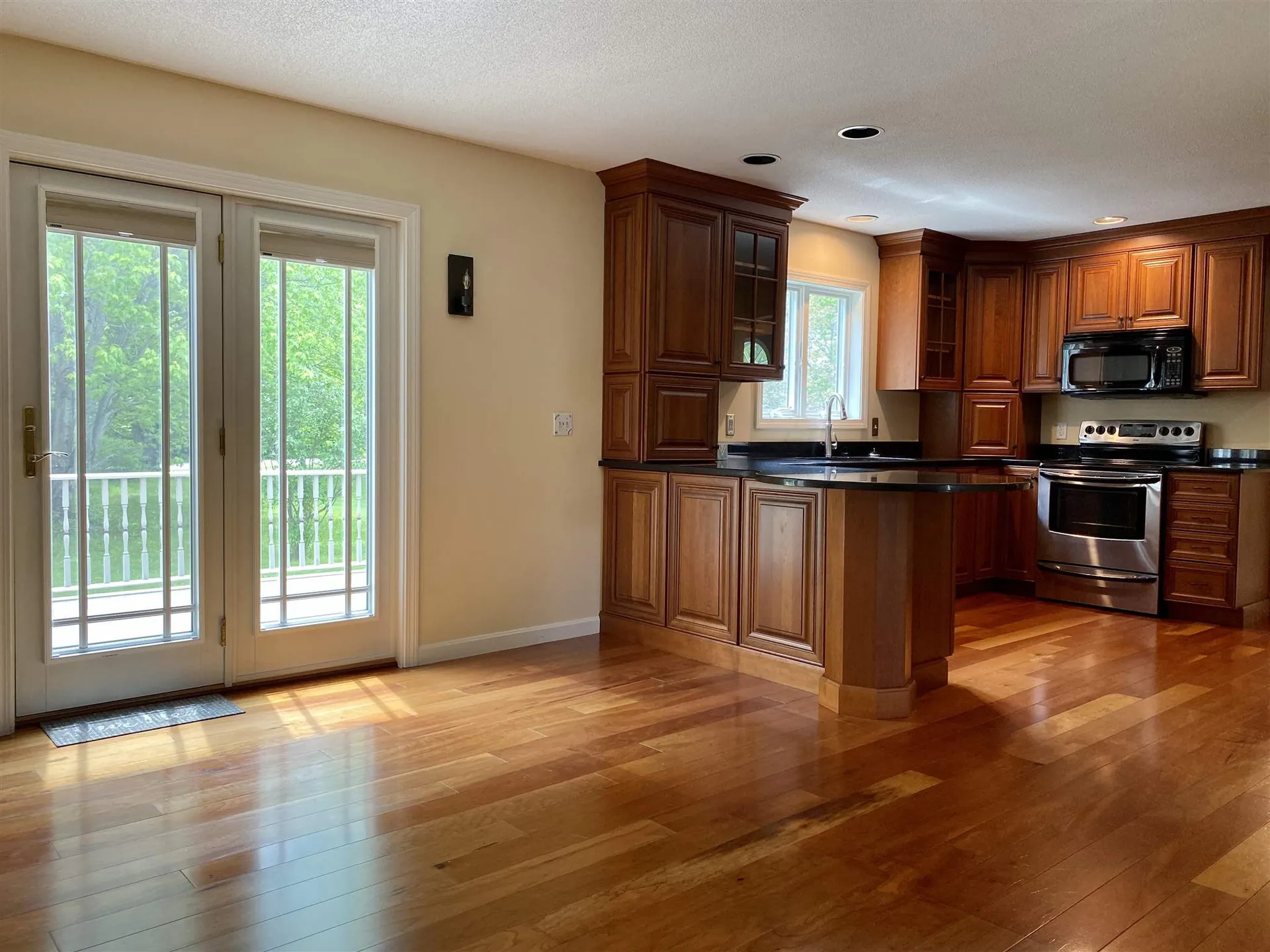 72 Longview Lane Hartford VT 05059